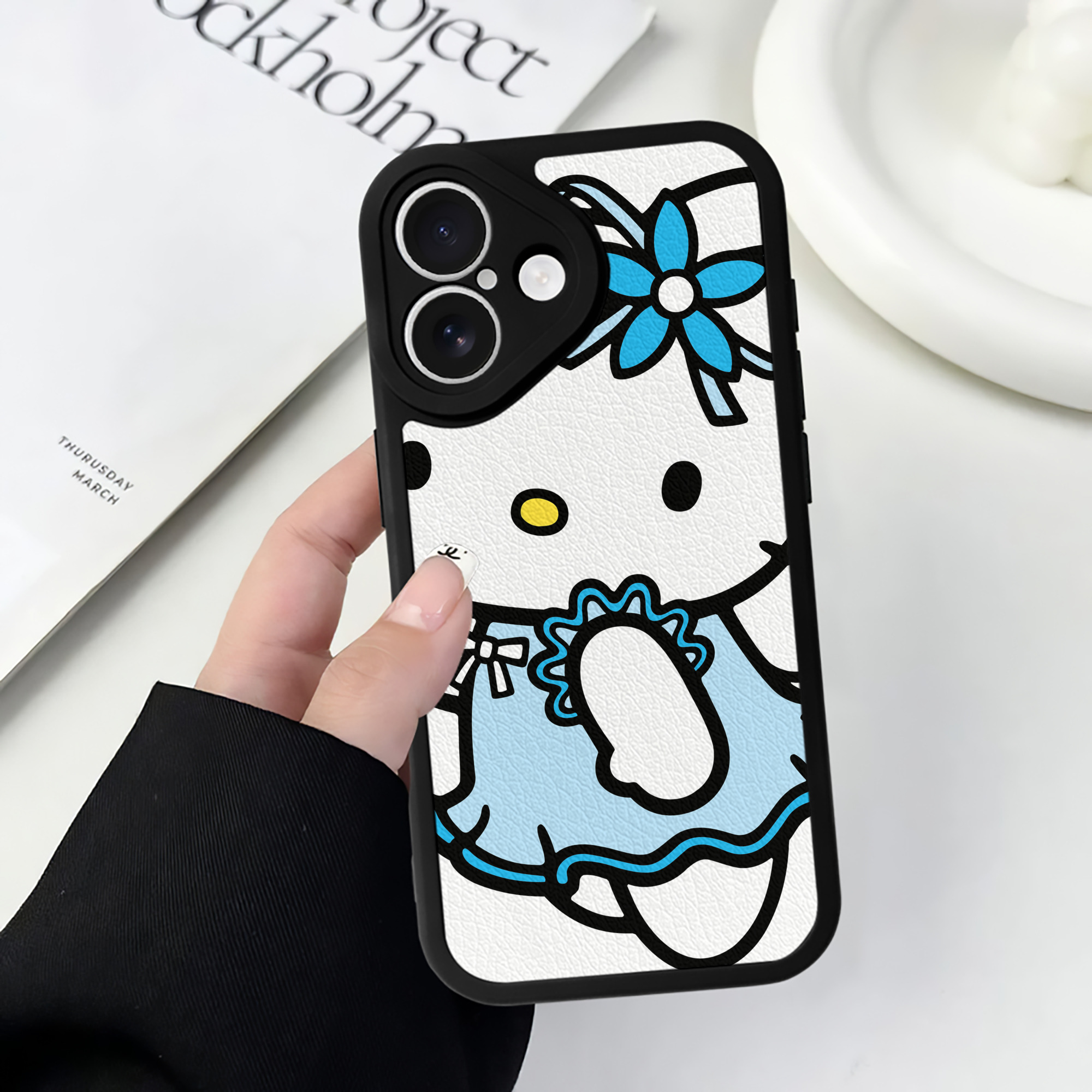 （画像用） Hello Kitty ハローキティ 【iPhone 16シリーズ対応】シリコンスマホケース（レザー調） 材質：シリコン